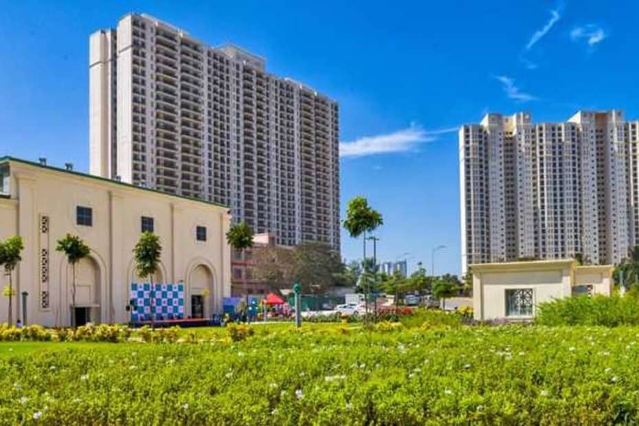 2.5 BHK Apartments 248 Hiranandani Evita
