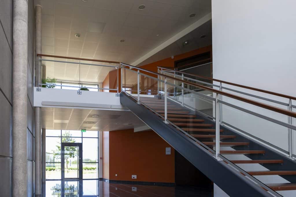 What is a Mezzanine Floor? What Makes a Mezzanine Floor Ideal for Modern Homes & Offices? 3 Concrete Mezzanine Floor