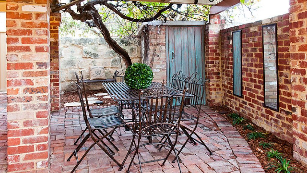 Brick Wall Design for Patios