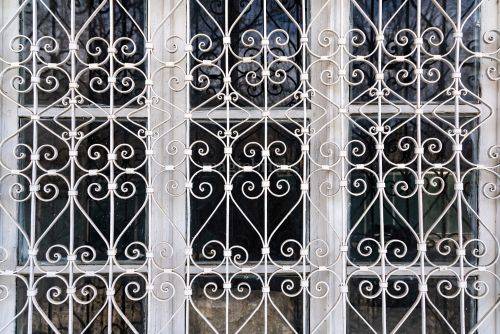 What are the 15 best house window grill designs? 4