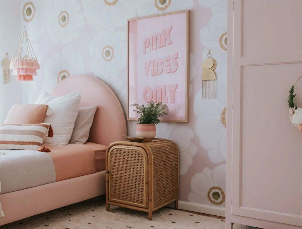  Master the Art of Bedroom Decor: How to Decorate a Bedroom Like a Pro!  13