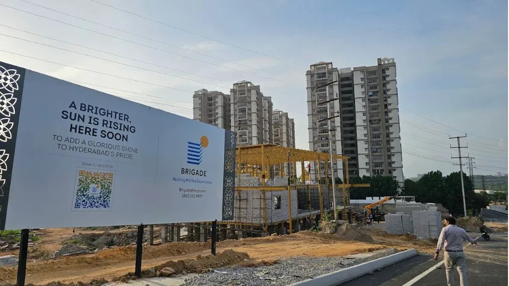 Brigade Gateway Neopolis in Hyderabad Image from the Construction Site