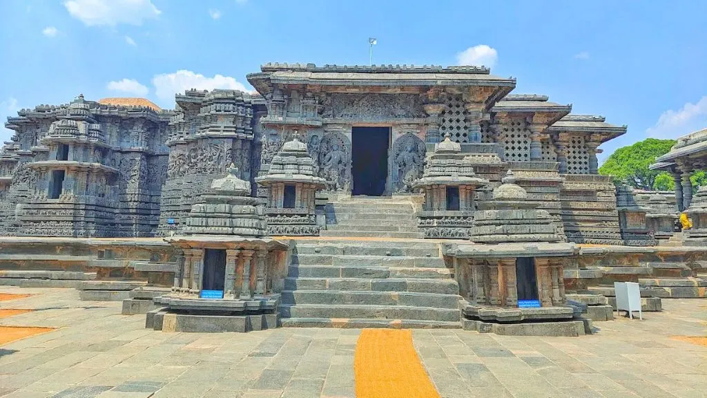 Hoysaleswara Temple, Halebeedu