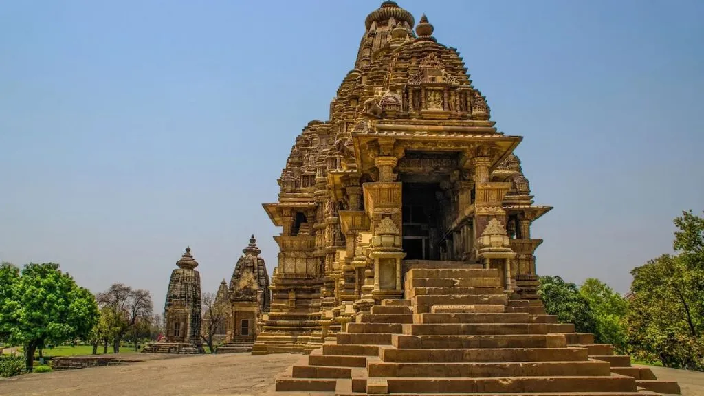 15+ Different Types of Architectures in India: Styles, Features & History 2 Ancient Temple Architecture in India