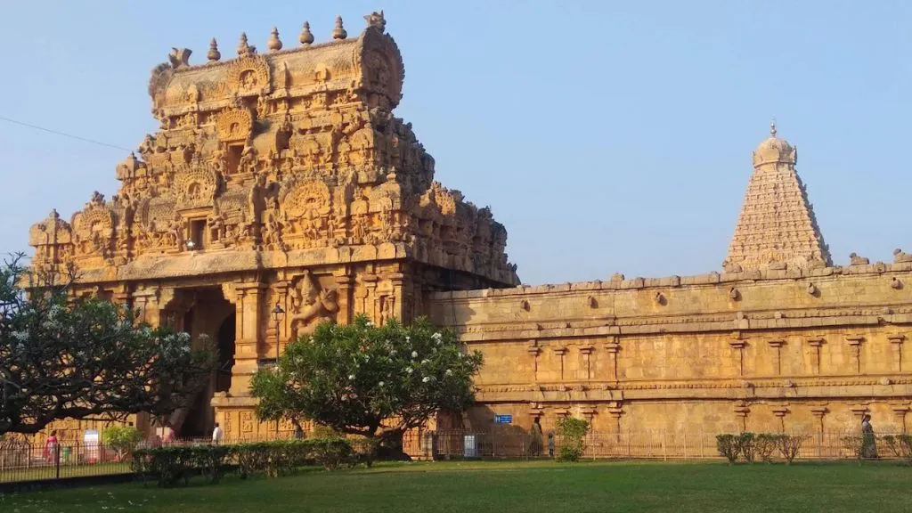 15+ Different Types of Architectures in India: Styles, Features & History 5
Brihadeeswara Temple in Tanjavur